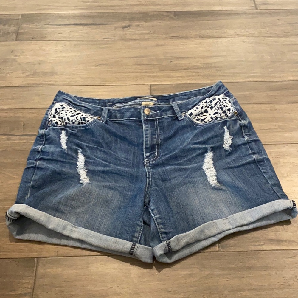 Earl Jean Cuffed Hem Distressed Jean Shorts Sz 14